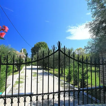 Villa Vari Estate