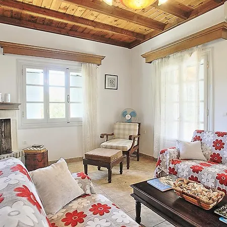 Villa Vari Estate