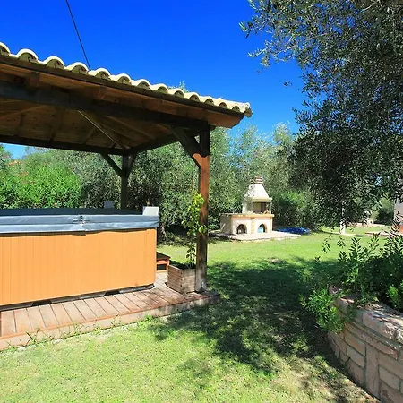 Vari Estate *